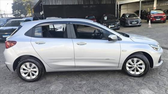 CHEVROLET ONIX 1.0 FLEX LT MANUAL CHEVROLET ONIX 1.0 FLEX LT MANUAL